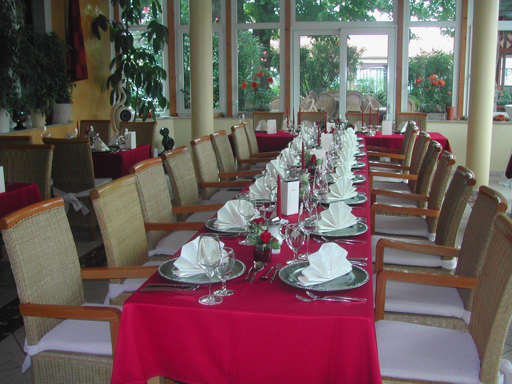 Hotel Restaurant Boeck "Roter Hahn" ザンクト・ペルテン エクステリア 写真