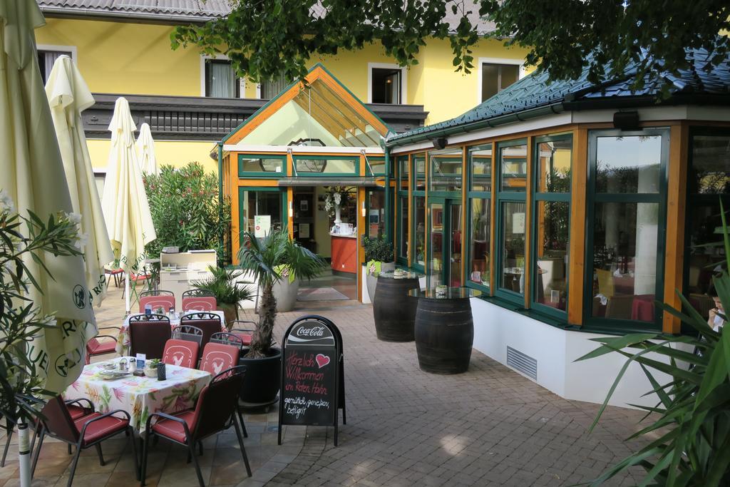 Hotel Restaurant Boeck "Roter Hahn" ザンクト・ペルテン エクステリア 写真