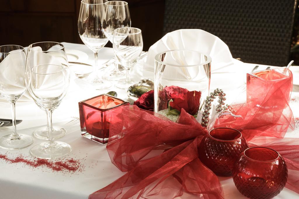Hotel Restaurant Boeck "Roter Hahn" ザンクト・ペルテン エクステリア 写真